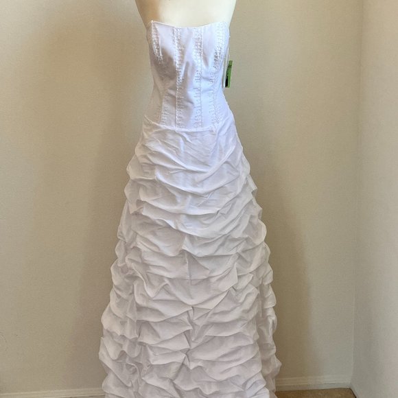 White Crinkled Dress - Picture 2 of 4